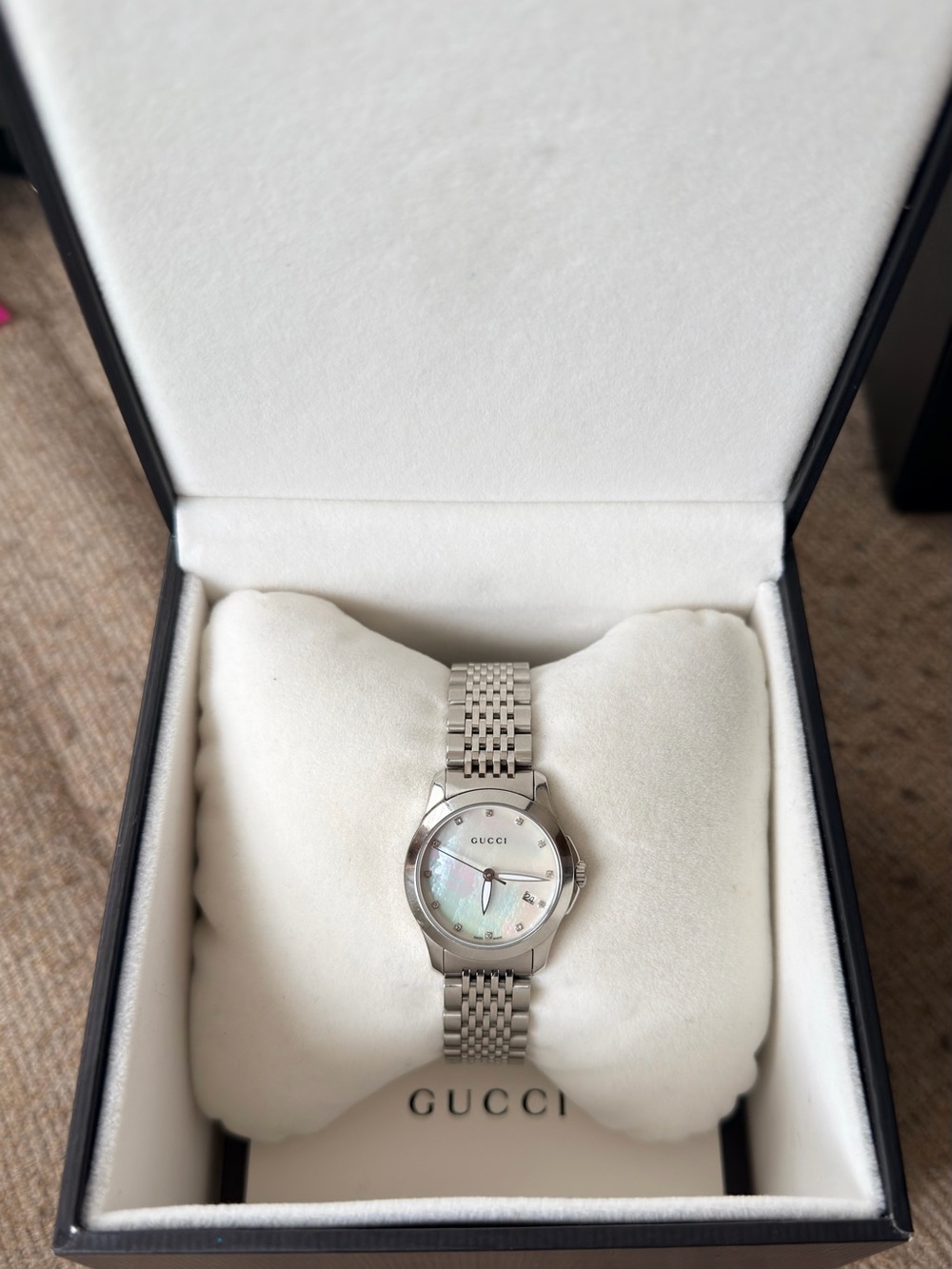 Gucci Women's Stainless Steel Bracelet Watch with Mother-of-Pearl Dial - Picture 5 of 6